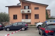 Marito e moglie trovati morti in casa nel Perugino, ipotesi omicidio-suicidio