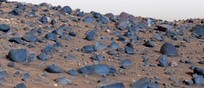 Le rocce blu di basalto sulla superficie di Marte (fonte: NASA/JPL.Caltech/ASU/MSSS)