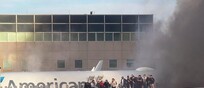 Un aereo dell'American Airlines prende fuoco a Denver