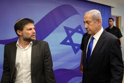 Benjamin Netanyahu e il ministro delle Finanze israeliano Bezalel Smotrich