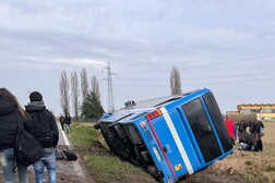 Scontro con un bus a Ferrara, morta la conducente di un'auto