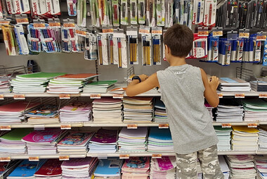 Salasso per la scuola, la spesa per il corredo sale fino al 15%