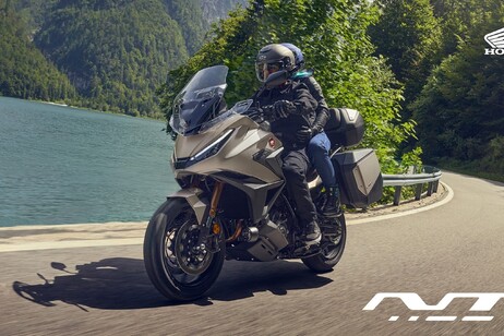 Honda NT1100, la 'touring-crossover' si aggiorna