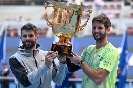 Tennis: Bolelli-Vavassori vincono il torneo di Pechino