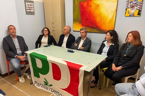 Orlando con i candidati del Pd a Savona