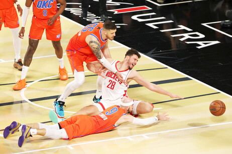 NBA Cup Semi-Finals - Oklahoma City Thunder vs Houston Rockets