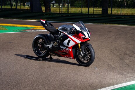 Ducati Panigale V2 Superquadro Final Edition