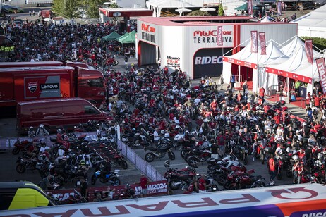 World Ducati Week 2024, in migliaia alla parata da record