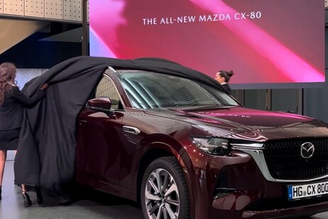 Mazda CX-80 in anteprima italiana al Salone di Torino