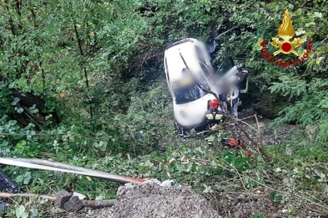 Auto contro spettatori durante rally, un ferito grave in Friuli