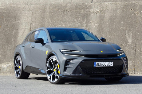 La Toyota Corolla Crown Sport si veste da Purosangue a Tokyo