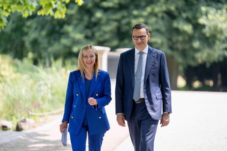 Giorgia Meloni e Mateusz Morawiecki