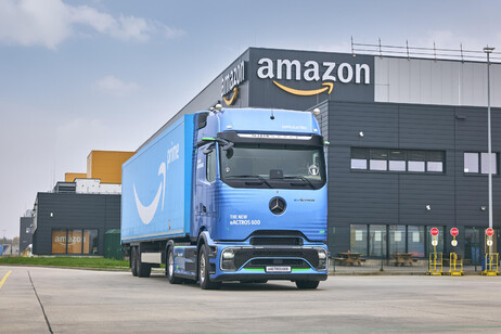 Mercedes-Benz Trucks, Amazon ordina di oltre 200 eActros 600