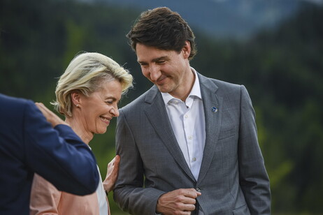 Von der Leyen sente Trudeau: "L'Unione europea sostiene la sua agenda G7"