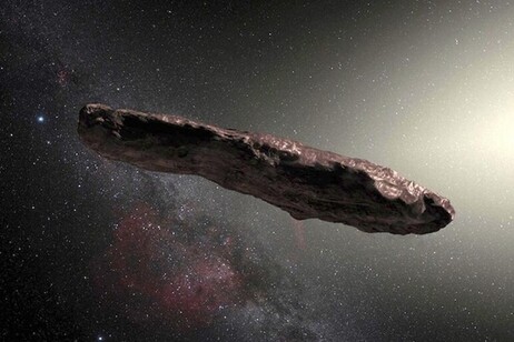 Rappresentazione artistica di ‘Oumuamua (fonte: ESO/M. Kommesser)&nbsp;