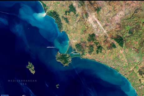 Le&nbsp;grandi quantità di sedimenti trasportati dai fiumi nel Mar Mediterraneo (fonte:&nbsp;European Union, Copernicus Sentinel-2 imagery)