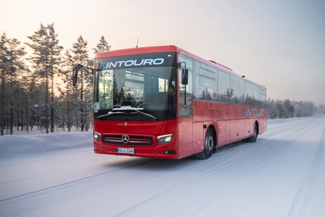 Superati test in Finlandia per bus elettrico Mercedes-Benz