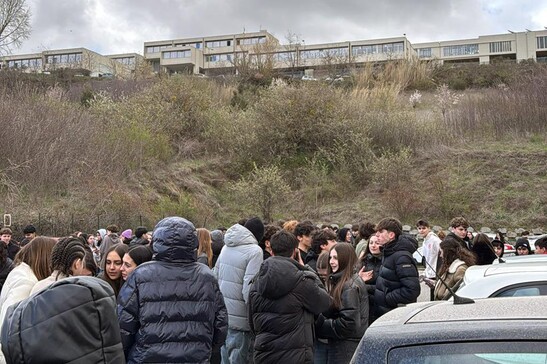 Terremoto a Potenza, scuole e uffici evacuati. Studenti e la