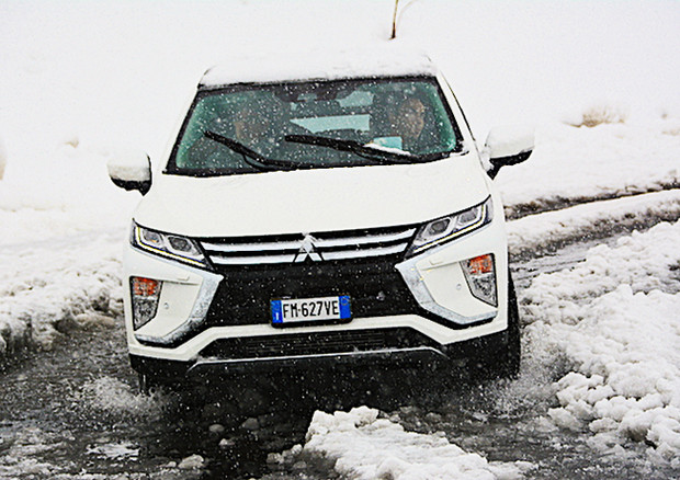 Compatto e filante,Mitsubishi Eclipse Cross non teme la neve © Ansa