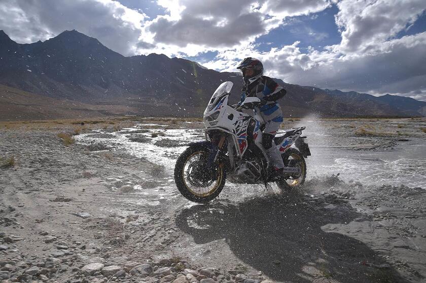 Honda Africa Twin sui passi dell’Himalaya