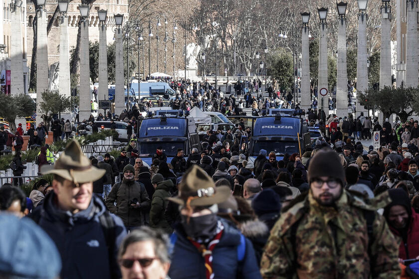 Giubileo: fedeli nella zona del Vaticano, controlli serrati