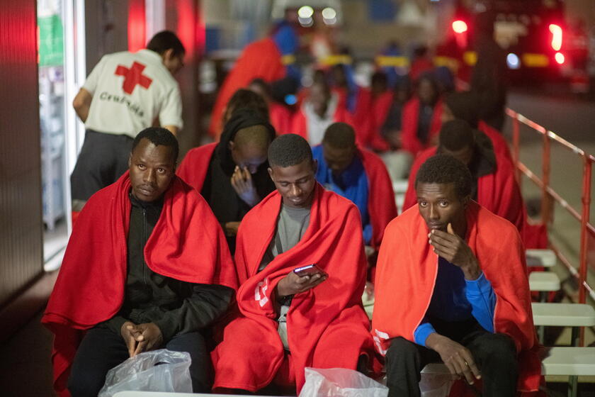 Migranti: oltre 200 persone sbarcate alle Canarie e Baleari © ANSA/EPA