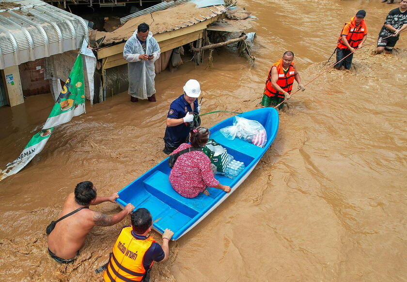 Floods from Typhoon Yagi hit provinces in northern Thailand