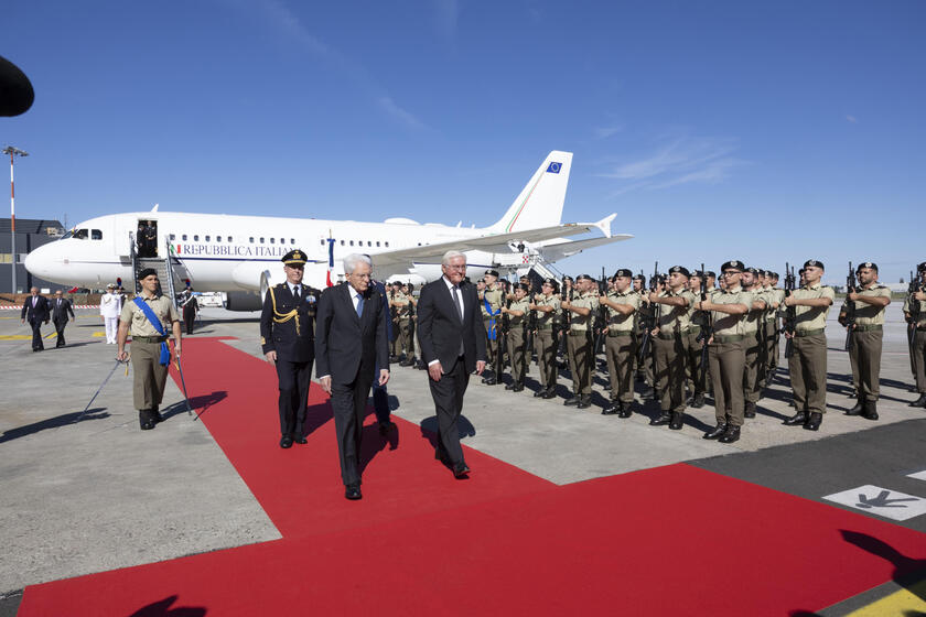 Mattarella e Steinmeier atterrano a Bologna