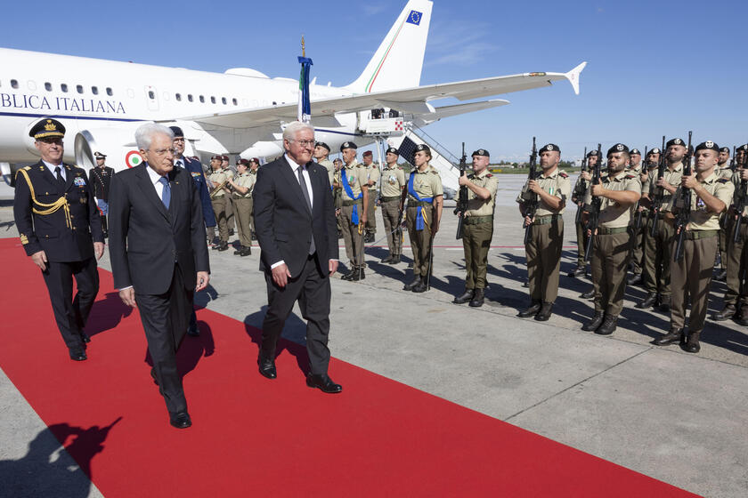 Mattarella e Steinmeier atterrano a Bologna