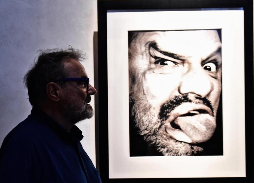 Autoritratto donato alla Galleria degli Uffizi. Firenze, 7 settembre 2016.