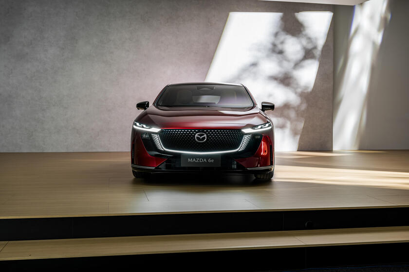 Mazda 6E, al salone di Bruxelles la nuova berlina elettrica