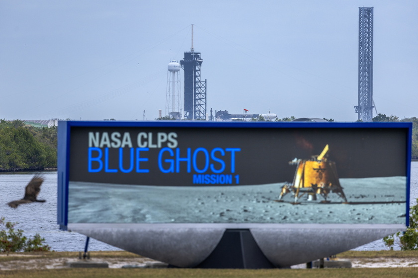 NASA-SpaceX Firefly Blue Ghost Mission 1 launch preparations