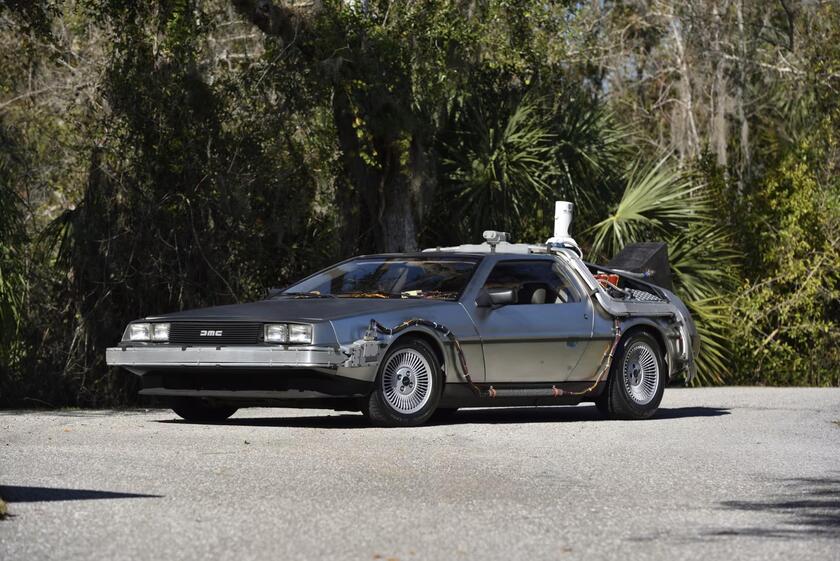 DeLorean DMC-12