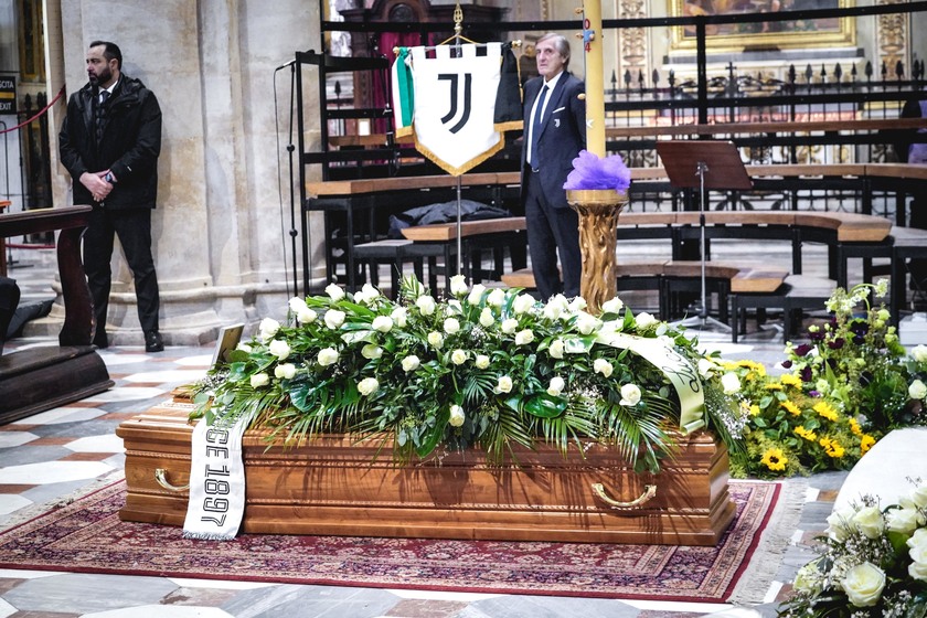 Torino, funerali del critico d'arte Luca Beatrice