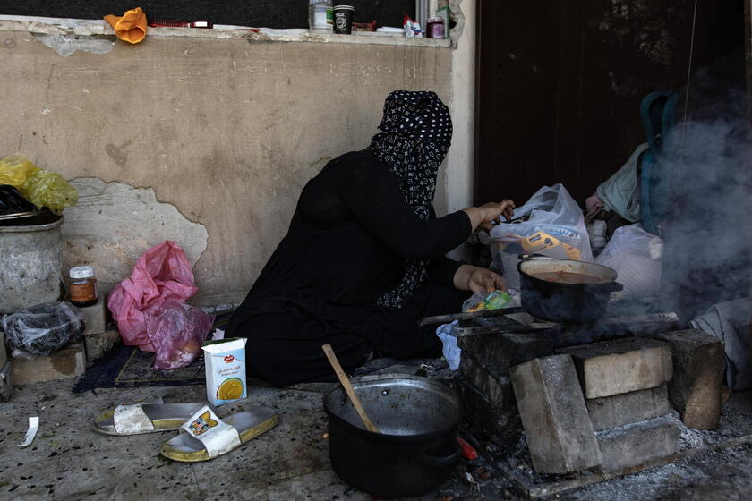 Palestinian family in Gaza shares Iftar amid home rubble