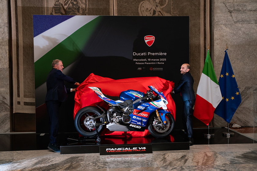 Ducati Panigale V4 Tricolore Italia