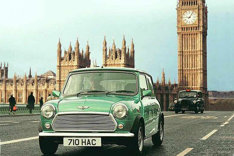 Mini, l 'antesignana di tutte le city car, nasceva 60 anni fa - RIPRODUZIONE RISERVATA