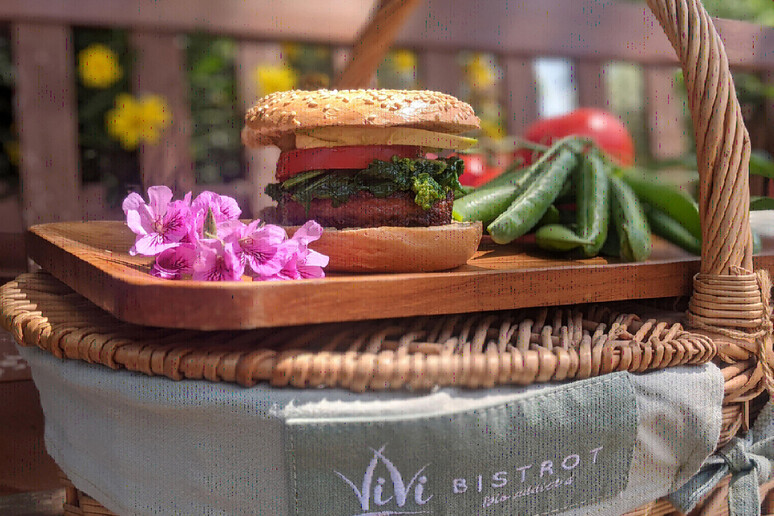 Hamburger Plant Based - Vivi Bistrot - Roma - RIPRODUZIONE RISERVATA