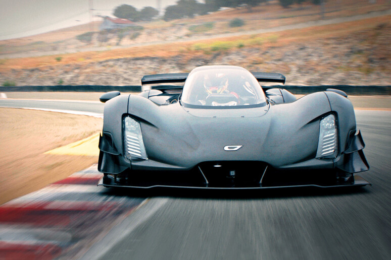 Czinger 21C, hypercar ibrida polverizza record a Laguna Seca - RIPRODUZIONE RISERVATA