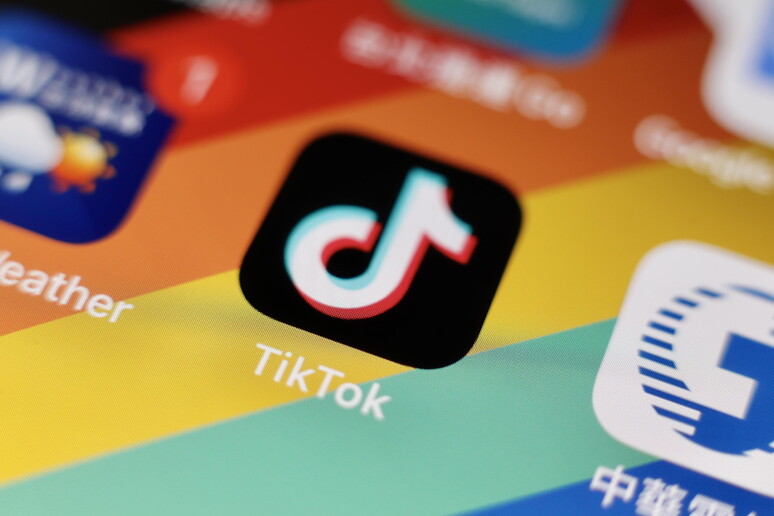 L 'app di TikTok © ANSA/EPA