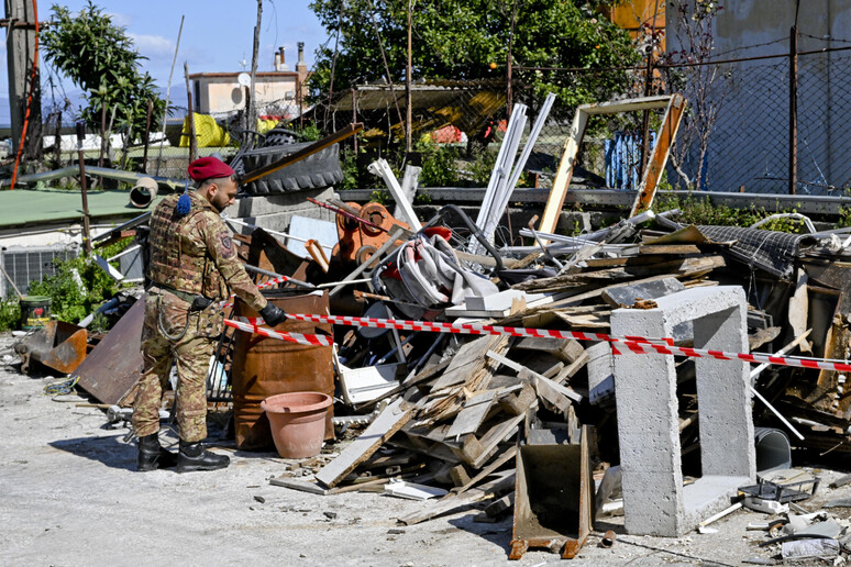 - RIPRODUZIONE RISERVATA