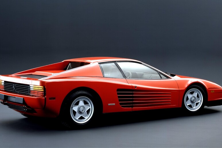 Ferrari Testarossa festeggia 40 anni a Milano AutoClassica © ANSA/Web