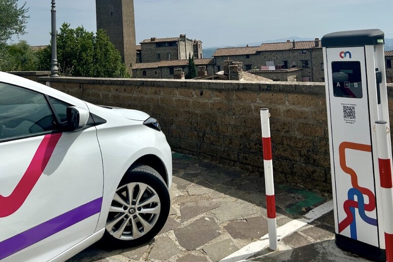 Auto elettriche a settembre crescono rispetto al 2023 - RIPRODUZIONE RISERVATA