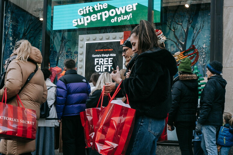 Black Friday shopping in New York © ANSA/EPA