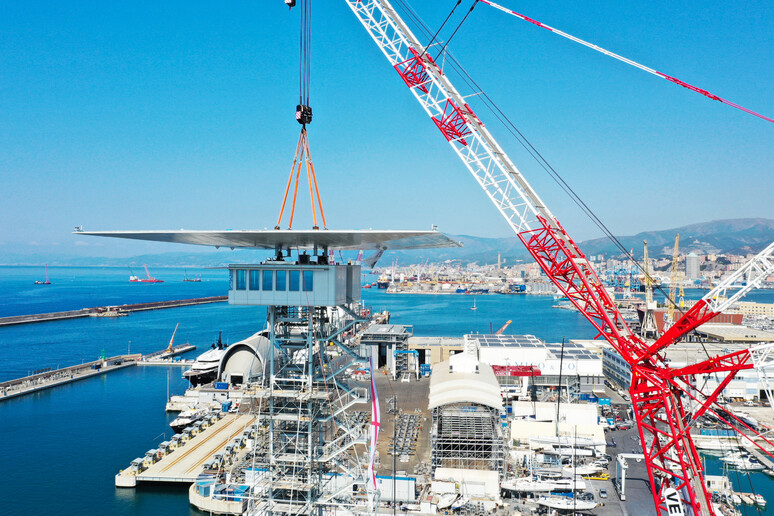 Cimolai completa sollevamento copertura Torre Piloti di Genova - RIPRODUZIONE RISERVATA