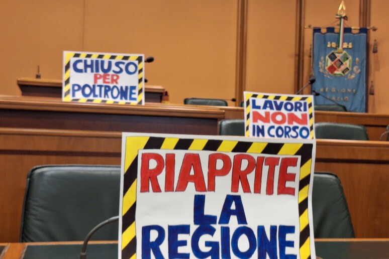 - RIPRODUZIONE RISERVATA