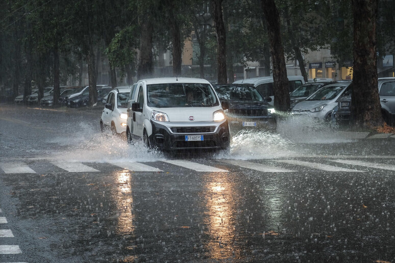 - RIPRODUZIONE RISERVATA