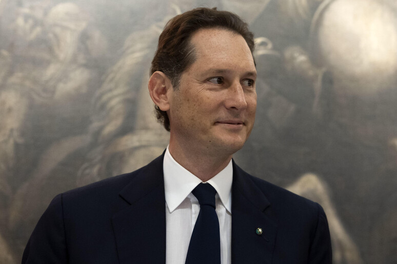 Elkann, stiamo realizzando impegni presi al tavolo Stellantis - RIPRODUZIONE RISERVATA