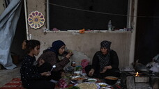 Palestinian family in Gaza shares Iftar amid home rubble